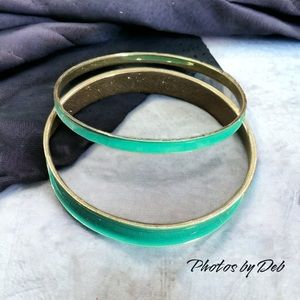 🔥5/$25🔥 Vintage set enamel light green gold tone bracelets